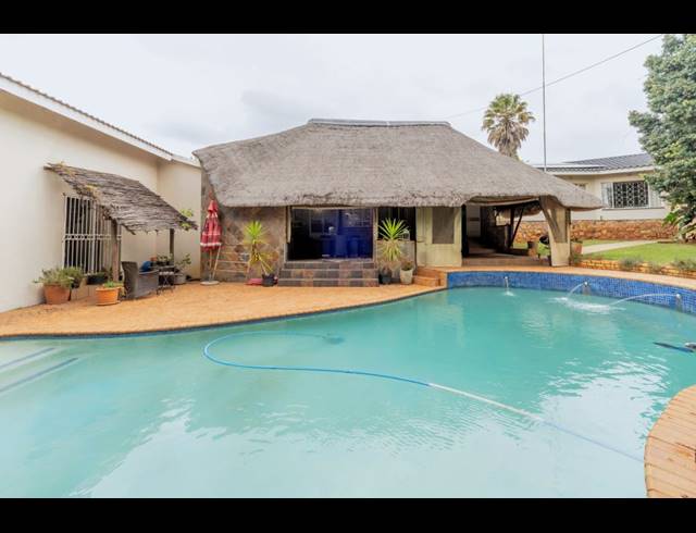 4 BEDROOM HOUSE FOR SALE IN HELDERKRUIN
